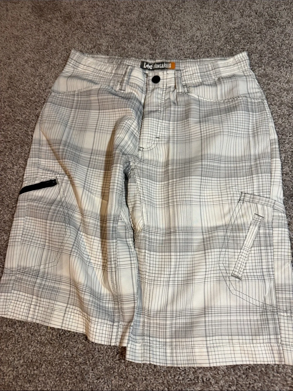Lee Men’s White and Gray Plaid Cargo Shorts